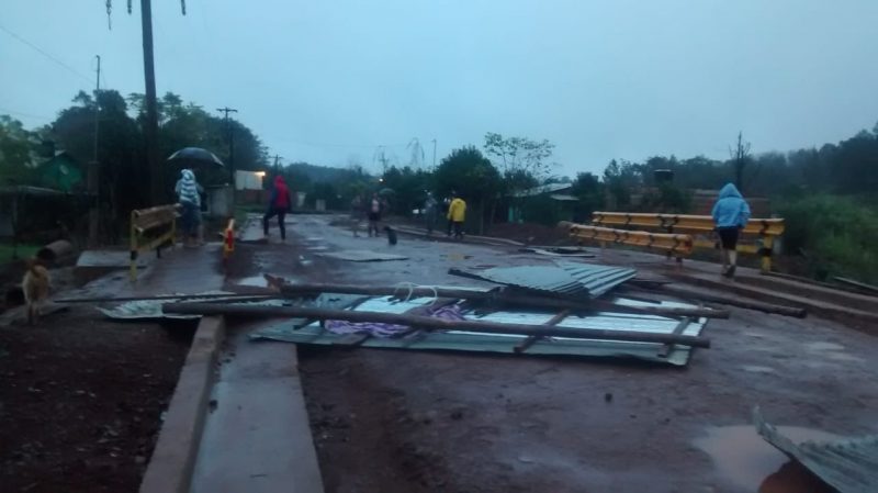 Temporal: en Oberá cinco familias fueron asistidas por voladuras de techos