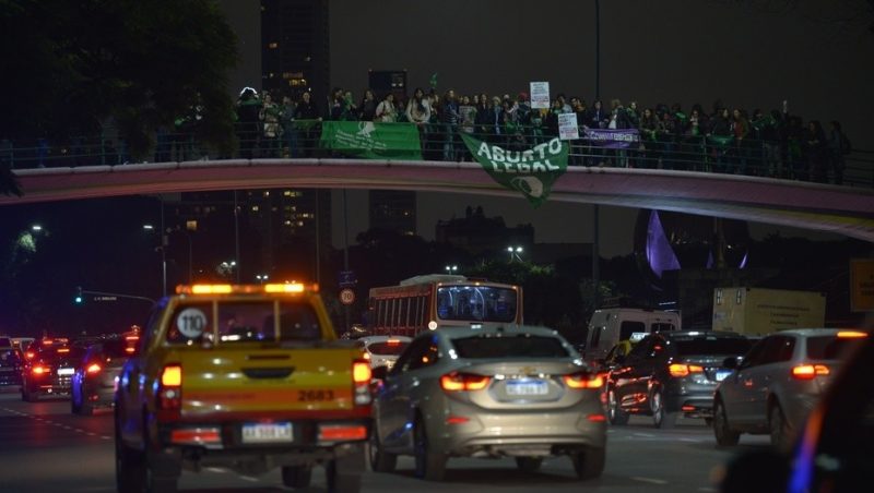 Debate por el aborto: se achica la brecha de la votación y se espera un final ajustado