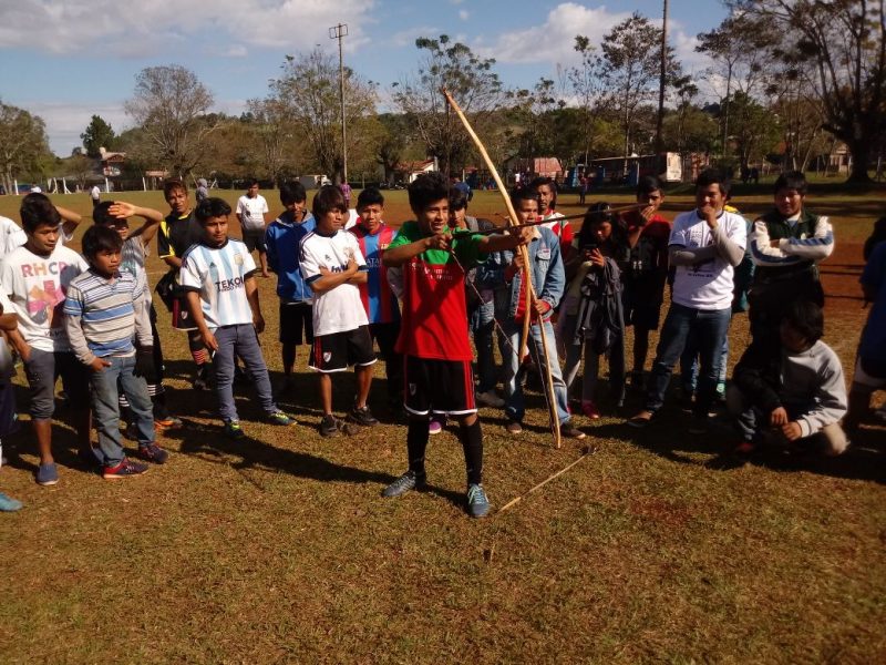 Familias Mbya Guaraní compartieron una jornada deportiva en El Soberbio