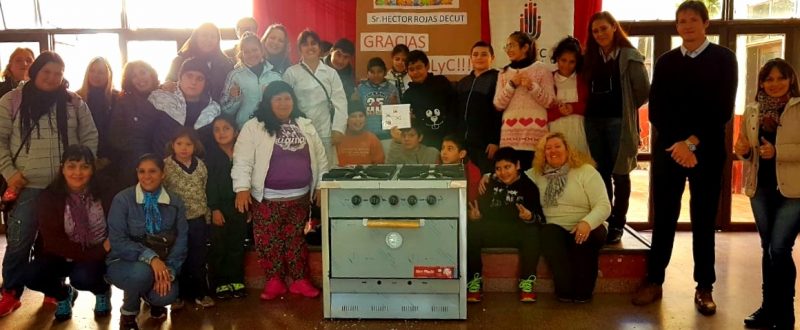 La Escuela Especial N° 4 recibió una cocina donada por el IPLyC