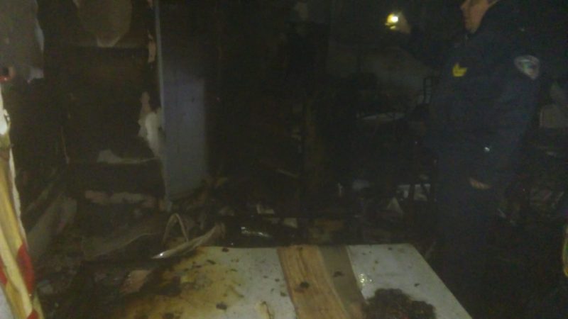 Bomberos sofocaron incendio en el CEP N° 1