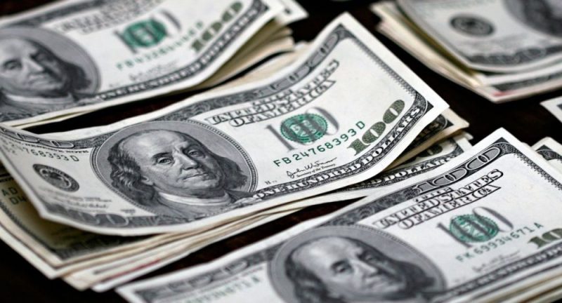 Dólar sin freno: se dispara 85 centavos a $ 27,58, sin intervención del BCRA