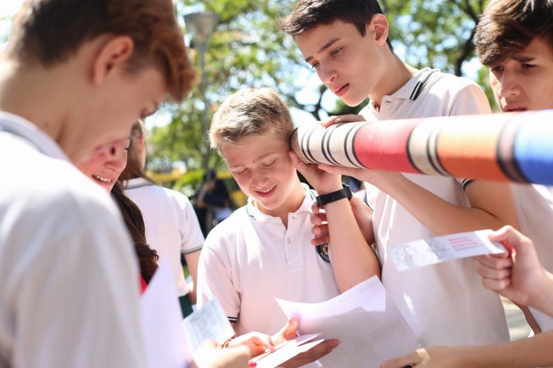 Susurros, poesías y libros en la Costanera