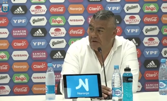 El presidente de la AFA criticó a los periodistas por ''malintencionados'' y ''dañinos''