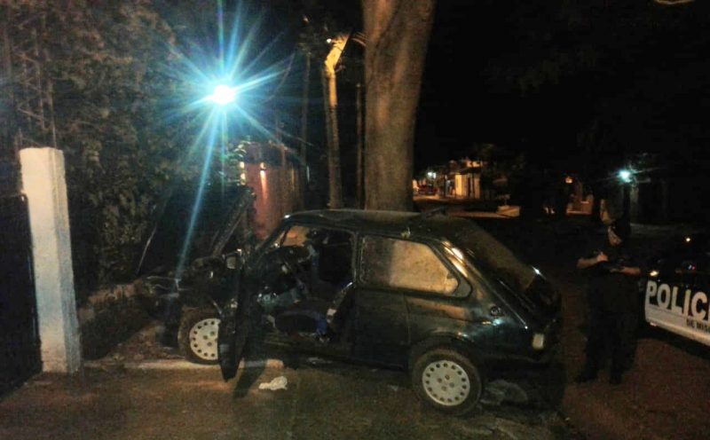 Robó un automóvil, chocó, quiso huir y personal del Comando lo detuvo