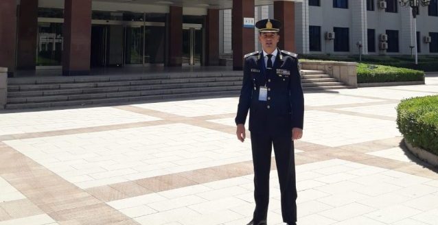 Policía misionero participa de un seminario de capacitación en China