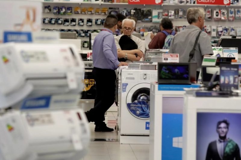 Crisis en la industria de electrodomésticos: caen ventas, suben los insumos y peligran empleos