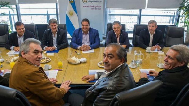 Cumbre Gobierno-CGT para frenar otro paro nacional el 14
