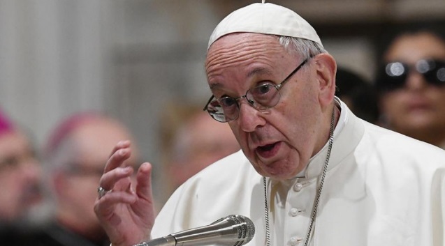 Francisco pidió a las mujeres “no vender su dignidad”