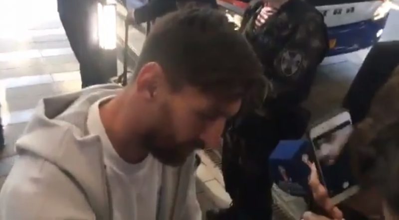 La humildad del más grande: el enorme gesto de Messi con un grupo de hinchas argentinos