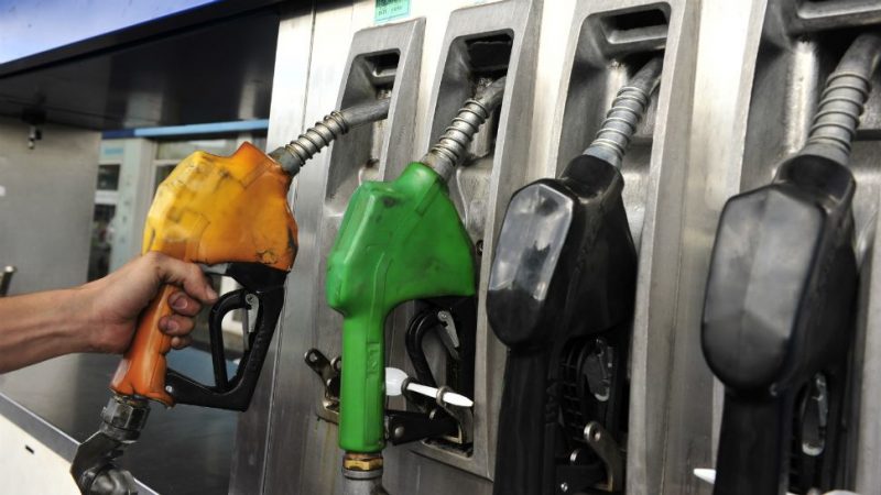 Surgen dificultades en acuerdo para limitar aumento de naftas
