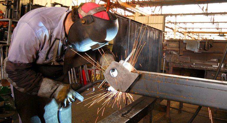 La actividad industrial cayó 3,3 por ciento en mayo