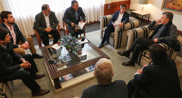 Macri continúa su gira por el NOA con nuevas reuniones junto a intendentes y gobernadores