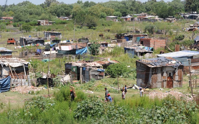 Alarmante: crece la pobreza y un 33,8% de los niños se alimenta en comedores