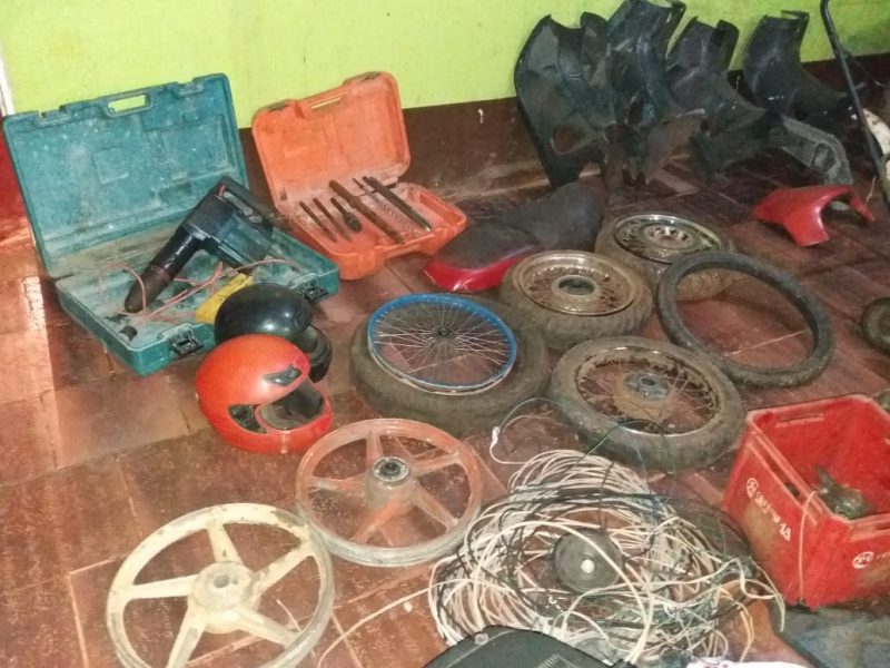 Santa Ana: descubrieron un “desarmadero” de motos y objetos malhabidos