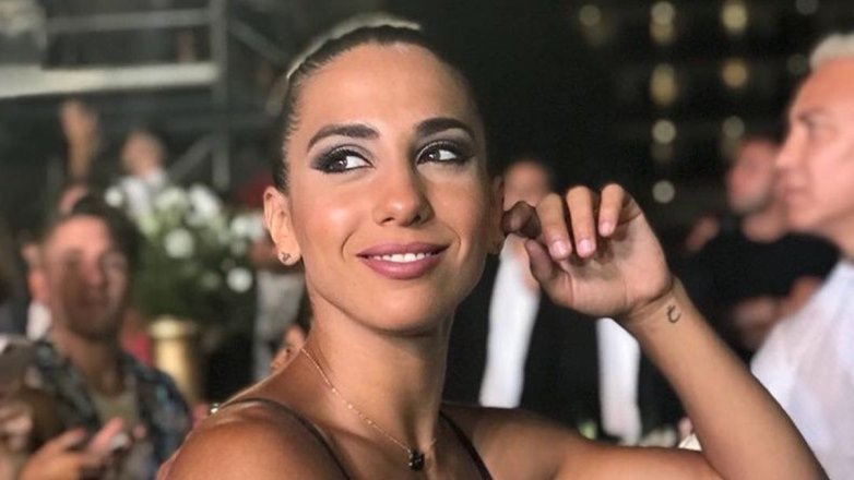 Cinthia Fernández se filmó mientras manejaba por la autopista sin cinturón de seguridad