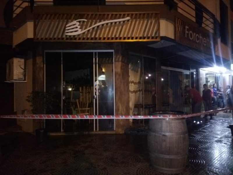 Rápida intervención de bomberos evitó incendio en un restaurante de Bernardo de Irigoyen