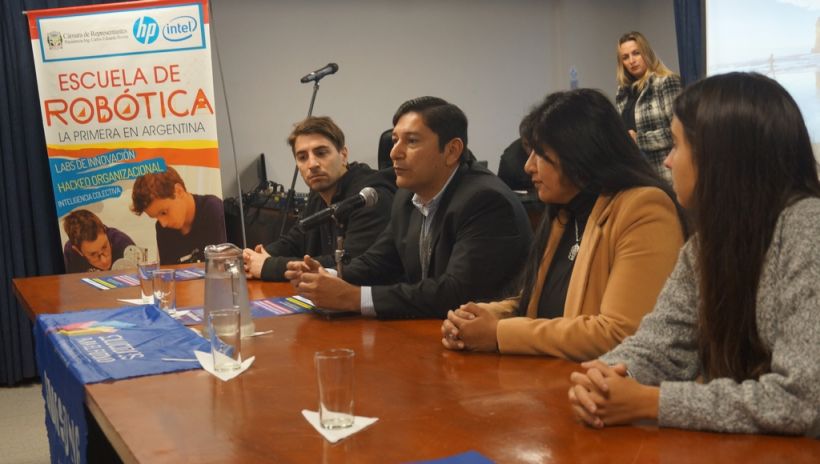 Legislatura: docentes y estudiantes se capacitan para generar respuestas innovadoras a demandas sociales