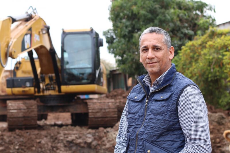 Penayo recorrió obras de saneamiento en la Chacra 96