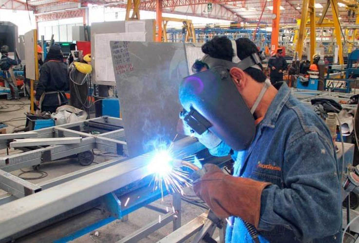 La economía se derrumbó 5,8% en mayo, la peor caída en la era Macri