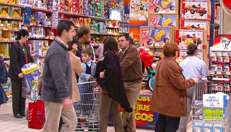 Por el dólar alto, más extranjeros cruzan a Posadas y otras ciudades del país para comprar