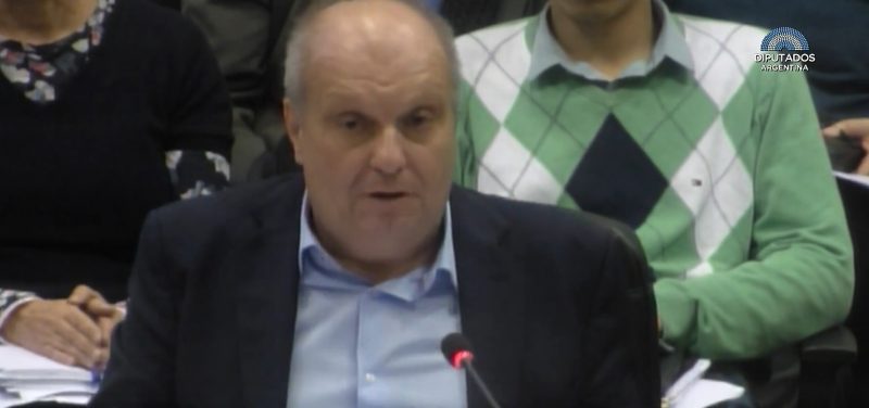 Lombardi justificó los despidos: 