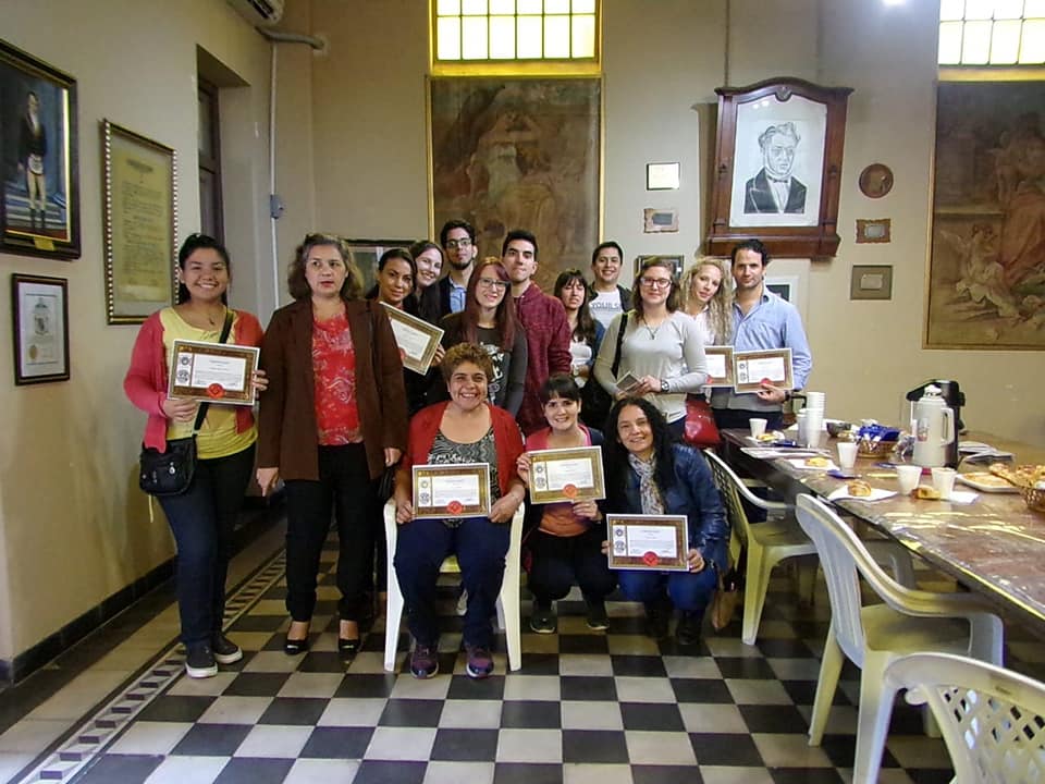 Iniciaron con éxito los recorridos culturales por la Logia Roque Pérez