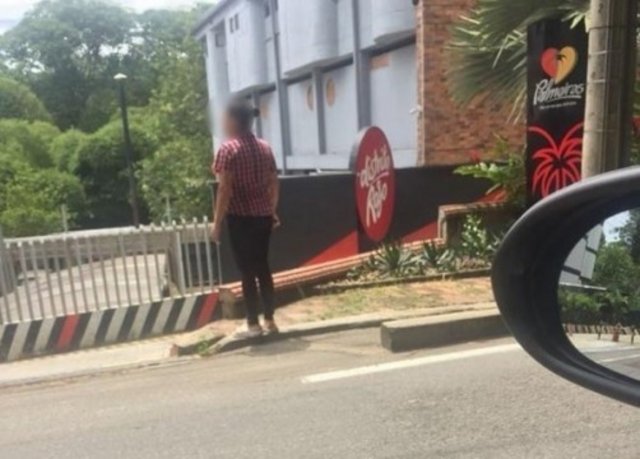 Los empleados de un hotel ayudaron a un hombre infiel a escapar de su esposa