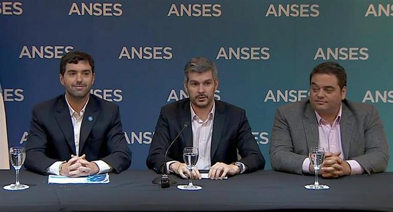 Gobierno achicó topes para cobrar asignaciones y eliminó otros beneficios en ocho provincias