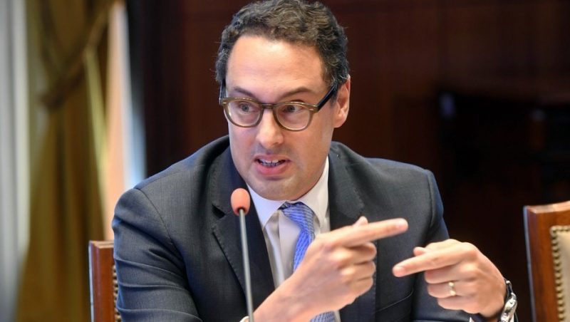 La AFIP advirtió a 120.000 empresas, comercios y casas particulares por el trabajo en negro