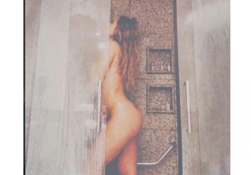 La foto de Jimena Barón, completamente desnuda en la ducha