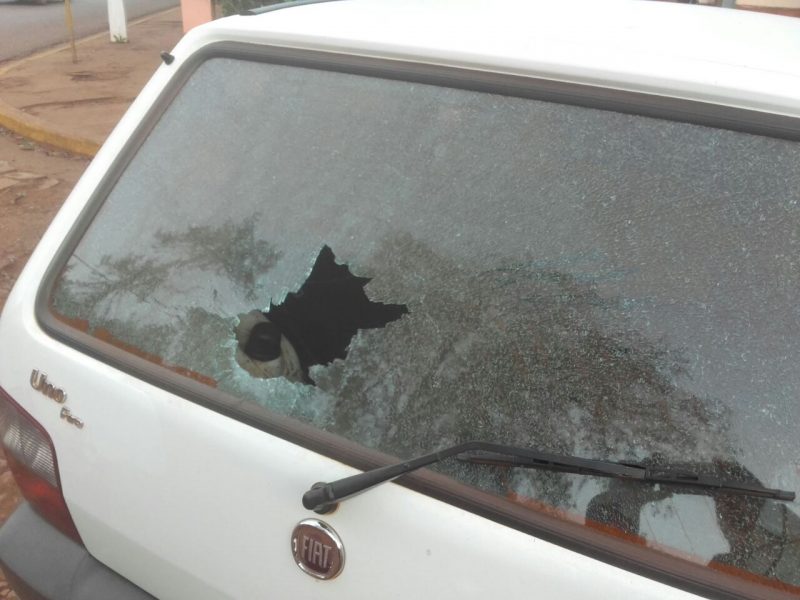 Eldorado: joven apedreó un remis y terminó detenido