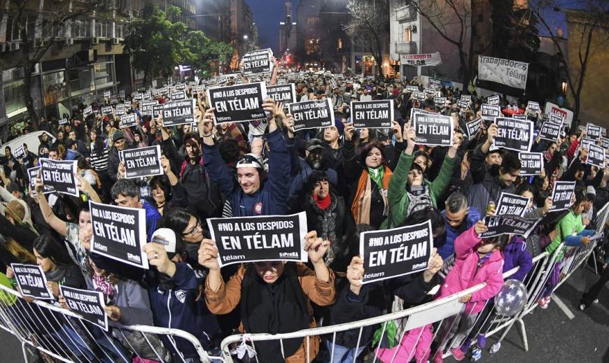 Télam: diputados opositores le pidieron a Macri a un «diálogo institucional» y «retrotraer la situación» por los despidos