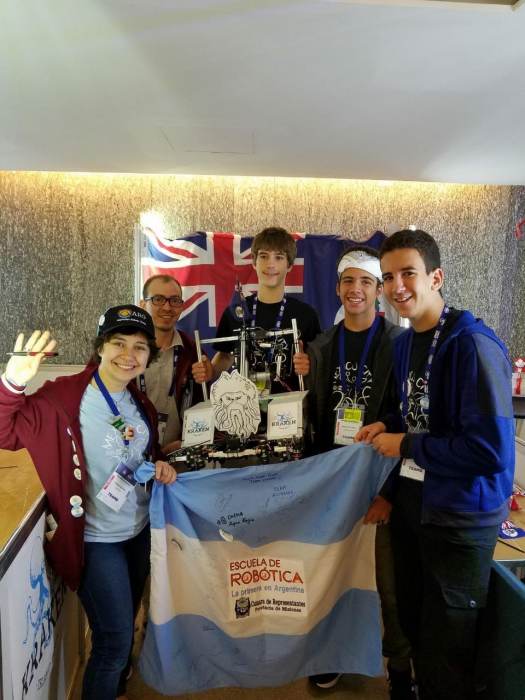 Mundial de Robótica: destacada participación de la representante misionera en México 7 14 - 4 3 - 13