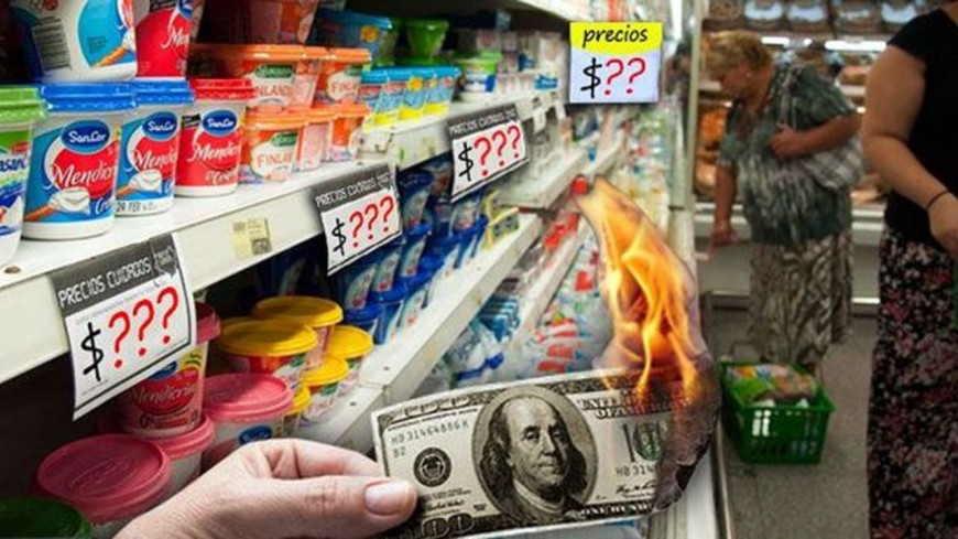 Tras la vorágine del dólar, empresas alimenticias frenan ventas y listas de precios para recalcular las subas