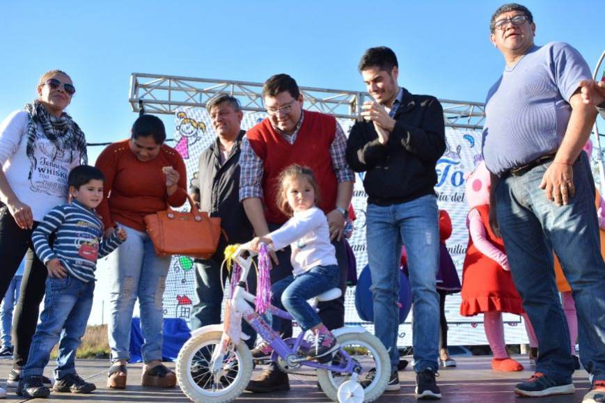 Familias de diferentes barrios disfrutaron de "Por los Niños Todo" en Itaembé Miní 2 4 - 99d9a628 14b4 4944 ba43 9c579300855e - 3