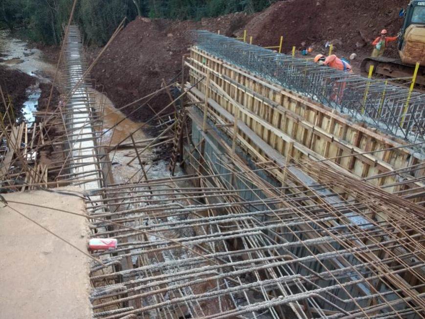 Oberá: el puente sobre el Arroyo Mbotaby, lleva un avance del 75 por ciento