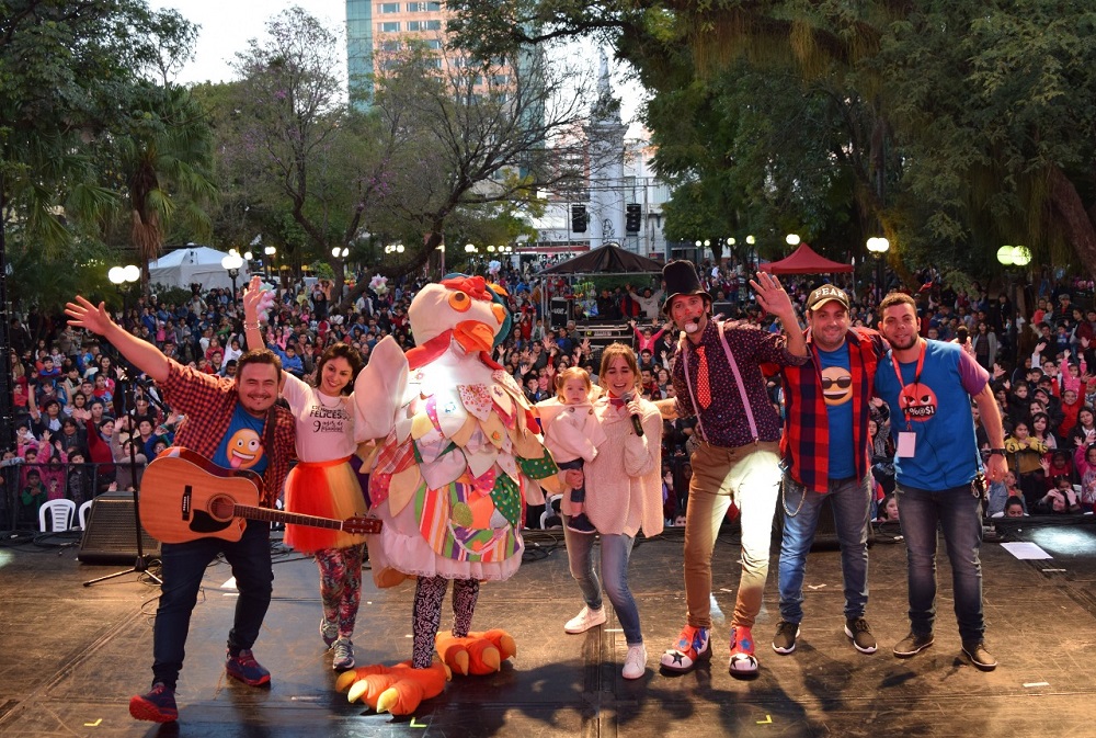 En el cierre de “Baile de mi Tierra” la plaza fue de los niños