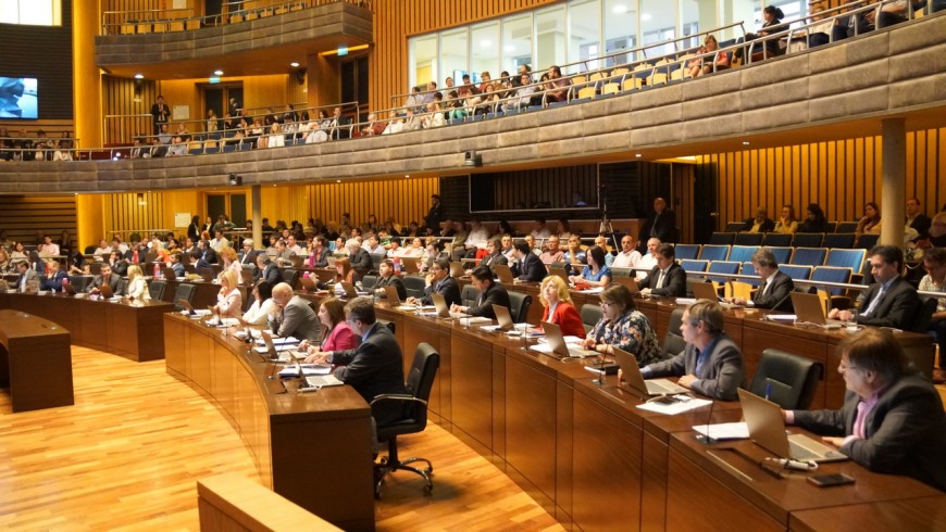 Misiones se adhirió a la ley nacional que regula los contratos del sector público