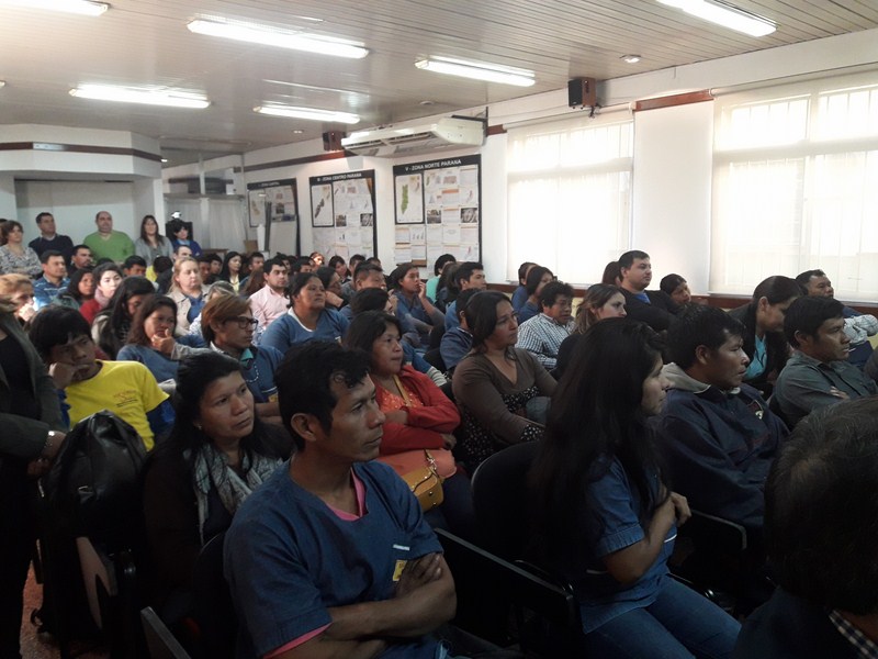 Misiones ya cuenta con Promotores Mbya Guaraní certificados para vacunar en sus aldeas 4 8 - Entrega certificados vacunadores mbya 1 Copiar - 7