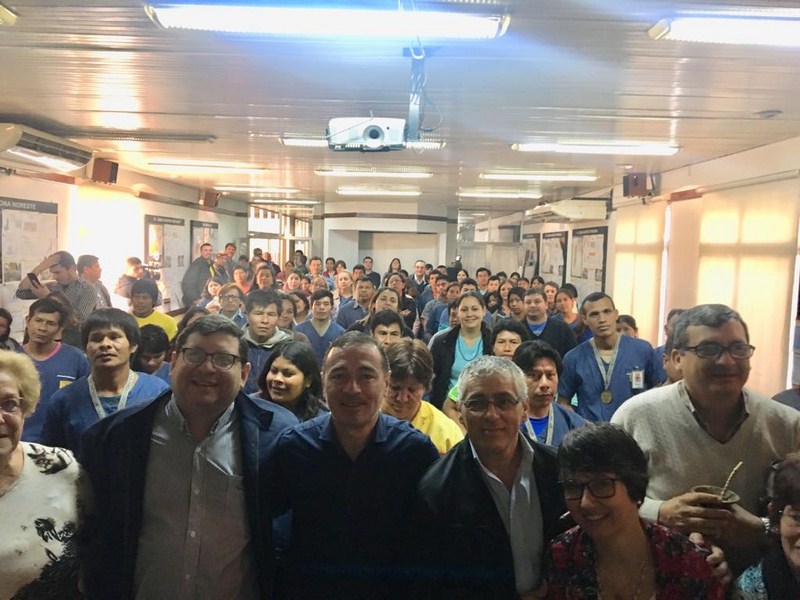 Misiones ya cuenta con Promotores Mbya Guaraní certificados para vacunar en sus aldeas 6 12 - Entrega certificados vacunadores mbya 18 Copiar - 11