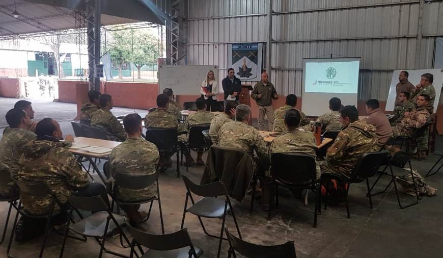 Vialidad instruyó a motoristas del Ejército Argentino
