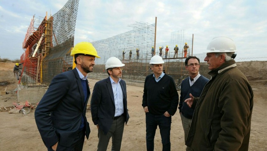 El oficialismo prevé un recorte del 30% en la obra pública