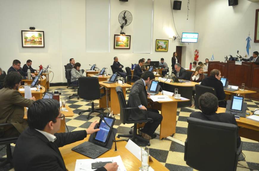 HCD: crearán la aplicación “Posadas Taxi” para solicitar el servicio