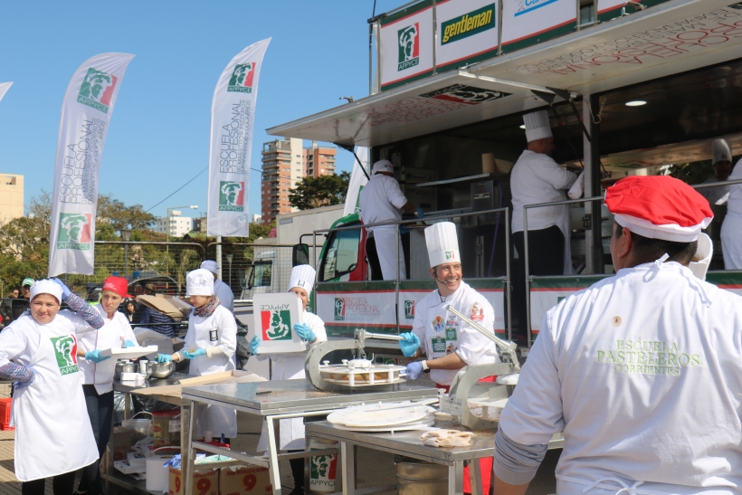 Nuevo récord nacional: con gran éxito, elaboraron 22.000 porciones de pizza en la Costanera de Posadas