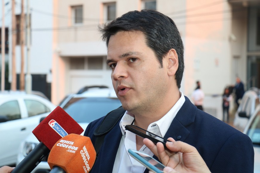 González: “Estamos muy preocupados por la situación económica que atraviesa la Argentina»