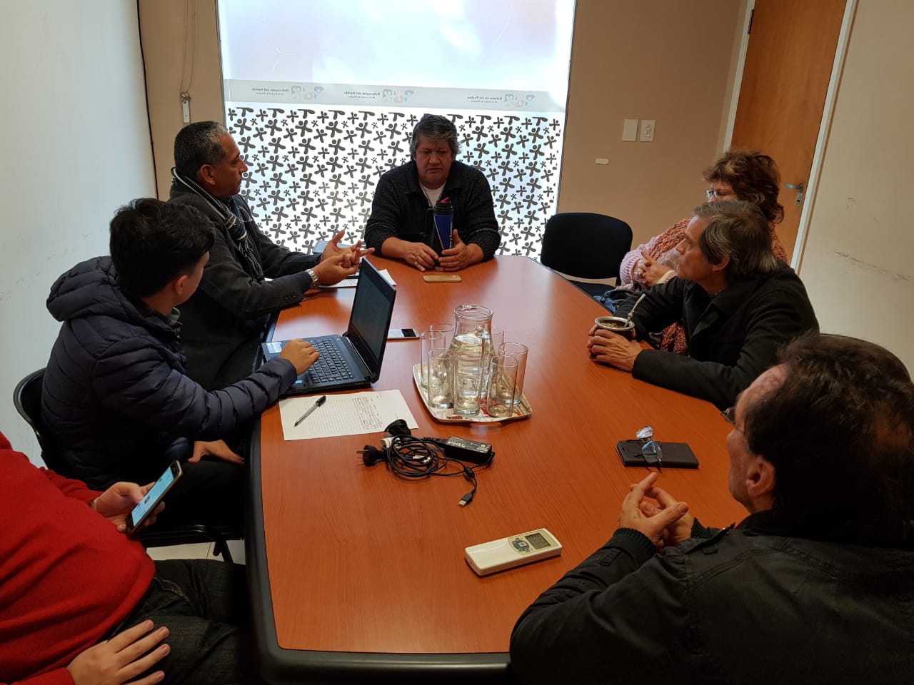 La Defensoría del Pueblo mediará en el conflicto entre los taxistas y Uber en Posadas