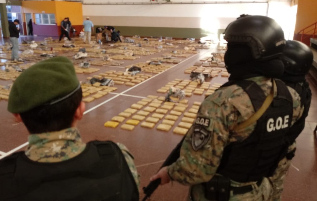 Gobernador Roca: la droga incautada pesó alrededor de 1800 kilos