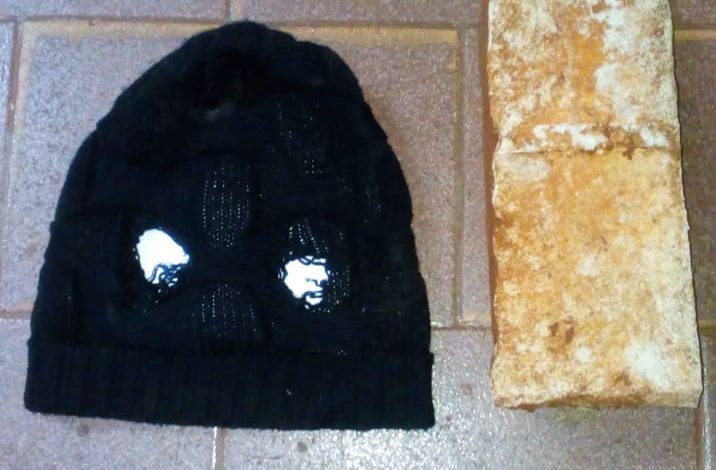 Eldorado: atraparon a adolescentes que lanzaban ladrillos a comercios e intentaban abrir autos