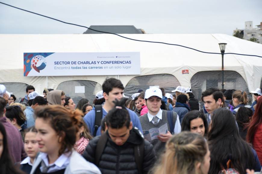 Estudiantes de toda la provincia, Corrientes y Brasil visitaron la Expo Universitaria 2 4 - WhatsApp Image 2018 08 23 at 18.49.29 - 3